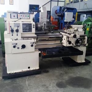TOS Trencin Lathe Machine 500 × 1000 mm